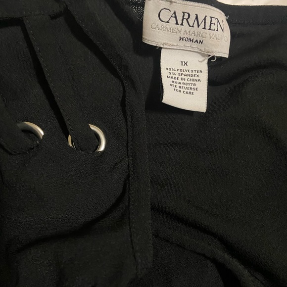 Carmen Marc Valvo shirt sleeve blouse with embellishment on ea side - Picture 5 of 6